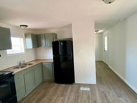 2nd image of 1115 Alma St #1