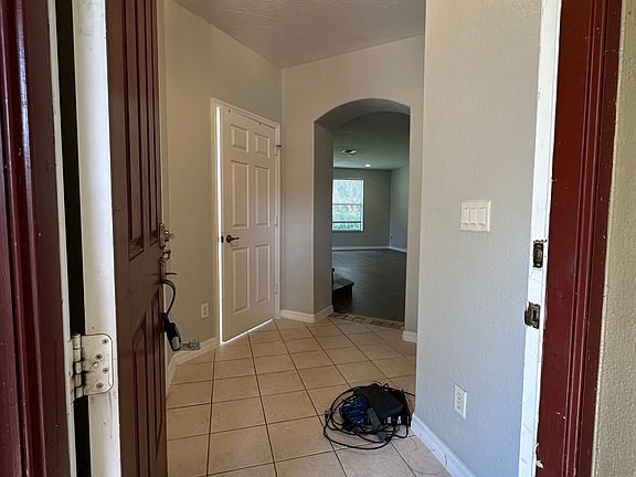 3rd image of 9518 Brookville Ct