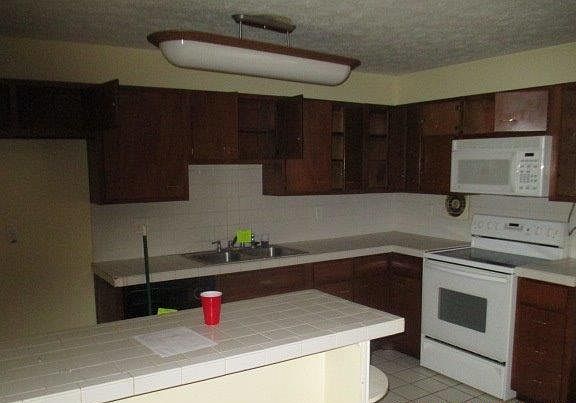3rd image of 2729 Leota Ln