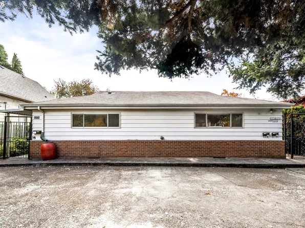 3272 SE Salmon St, Portland, OR 97214