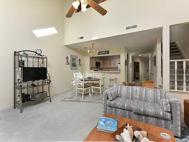 6211 Wrightsville Ave #105 — Photo 9