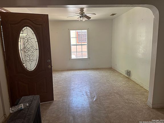 4th image of 1138 EDISON DR