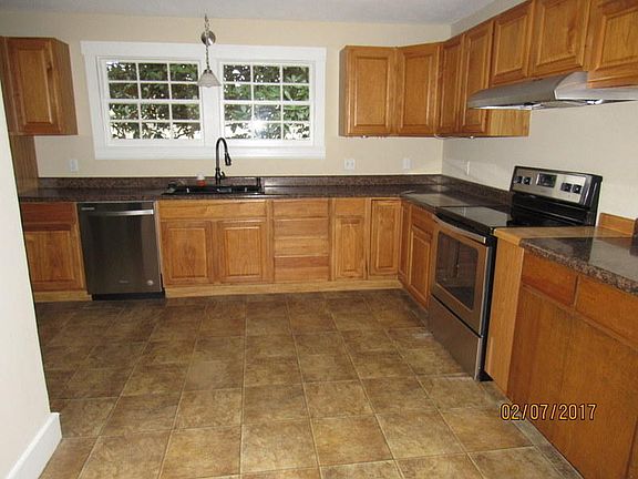 5th image of 554 S 11th St