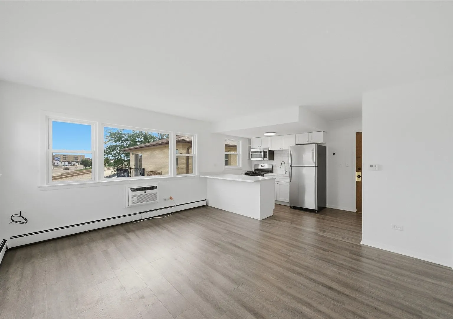 1 bed, 700 sqft, $1,695 — Photo 3