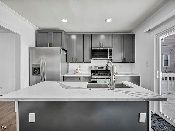 4th image of 2204 Bunts Rd