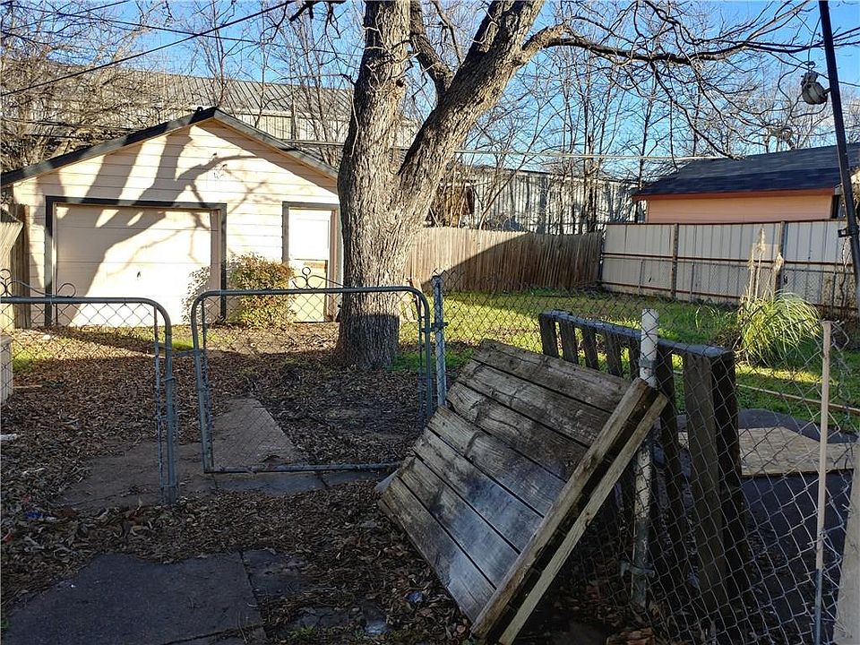 2nd image of 3225 Todd Ave