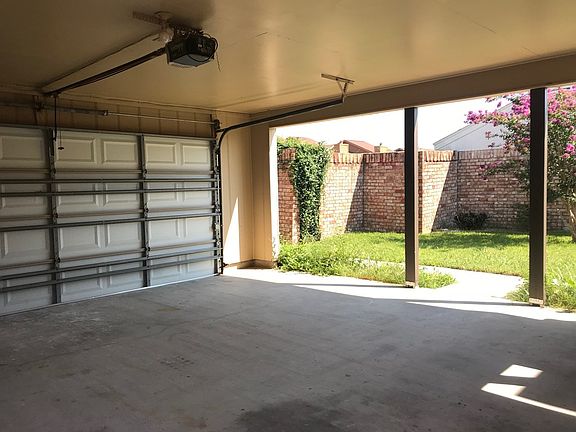 5th image of 4528 Briarwood Ln