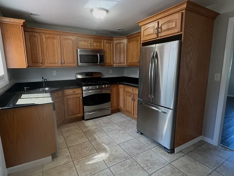 11-17 Dupont Pl #15 — Photo 6