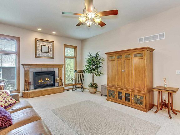 5th image of 1430 E Hiddenridge Ct