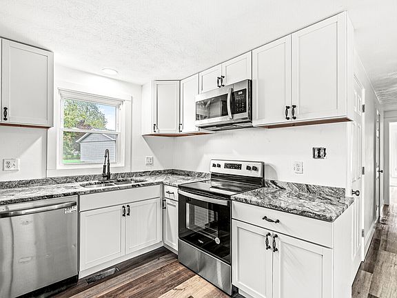 5th image of 1212 Hickory Dr