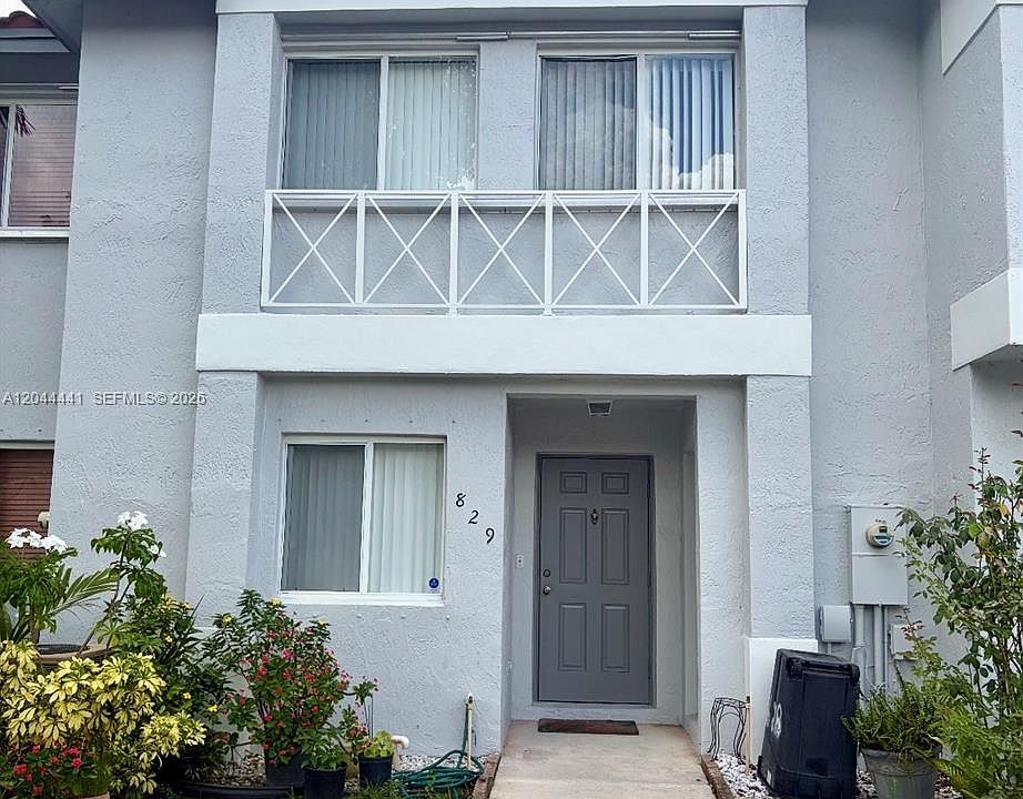 1st image of 829 NW 208th Way