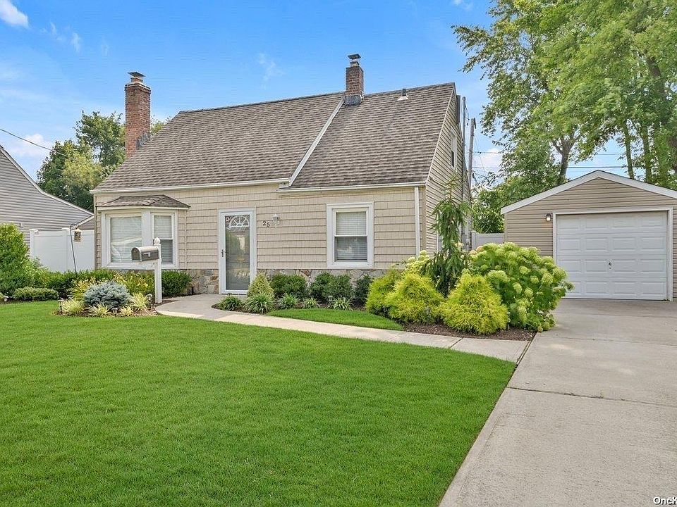 1st image of 25 Surrey Lane