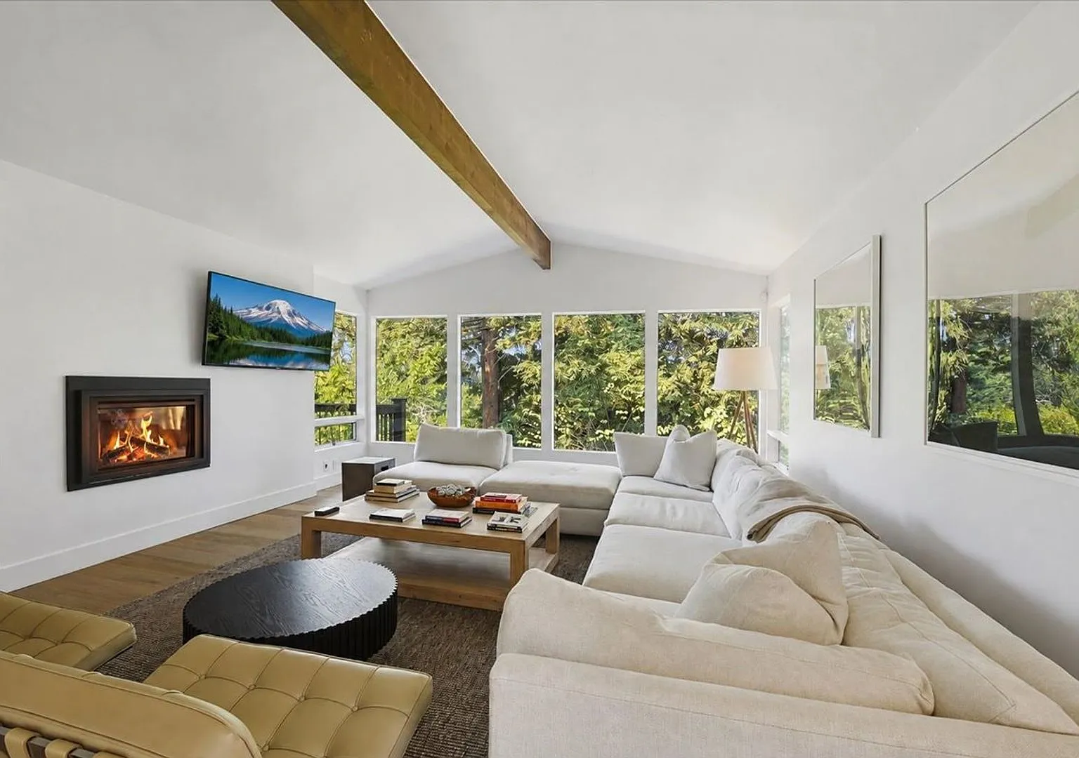 4bd/3.5ba Medina Home — Photo 2