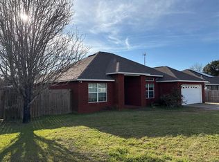 314 Friar Tuck Rd, Mary Esther, FL 32569