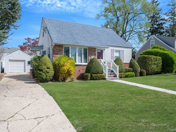 216 Doris Avenue, North Bellmore, NY 11710
