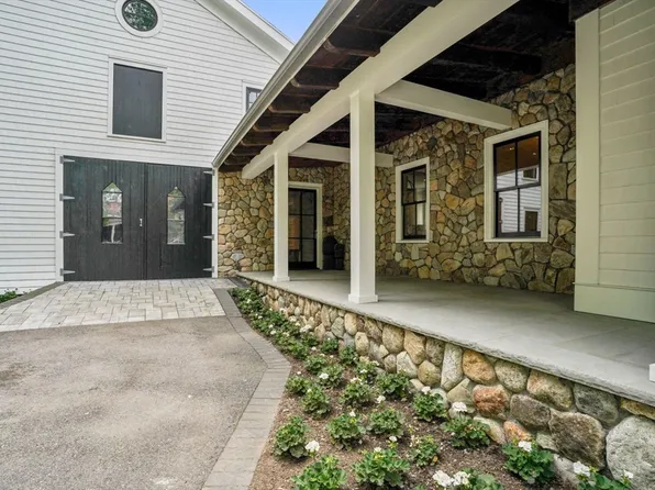 12 Shawmut Ave, Wayland, MA 01778
