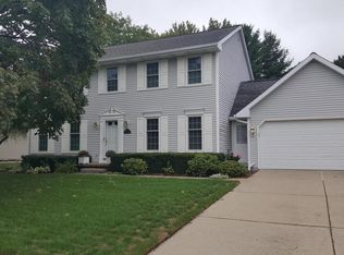 1406 Wolf Run Dr, Lansing, MI 48917