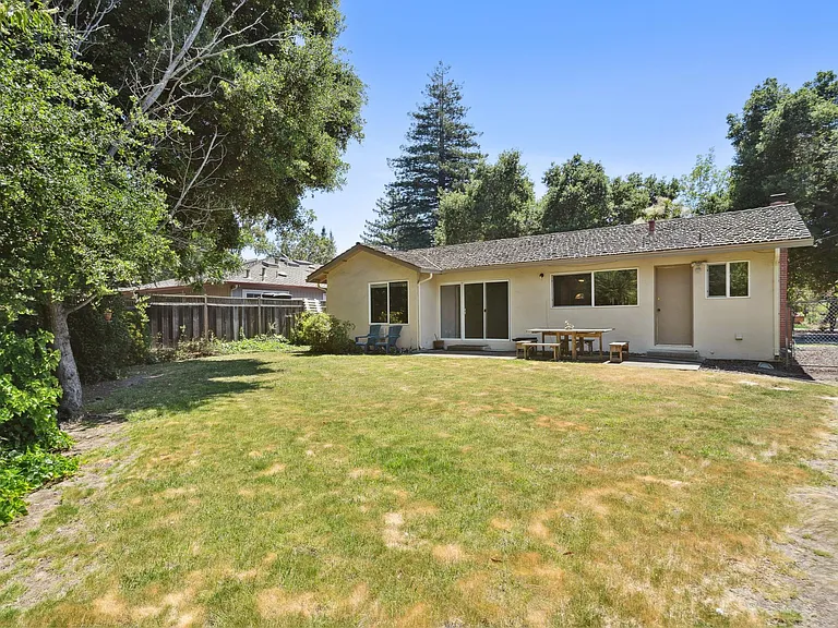 866 Woodland Ct — Photo 47