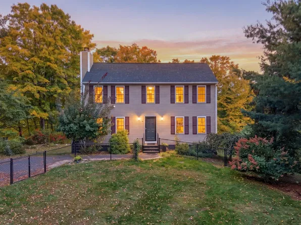 45 Howarth Rd, Oxford, MA 01540