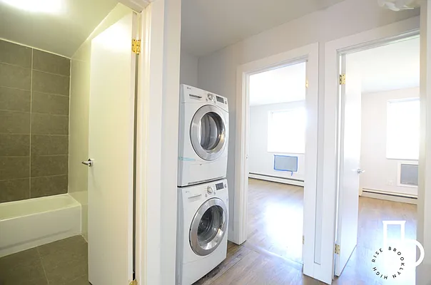 Rented by Miron Realty Group | media 7