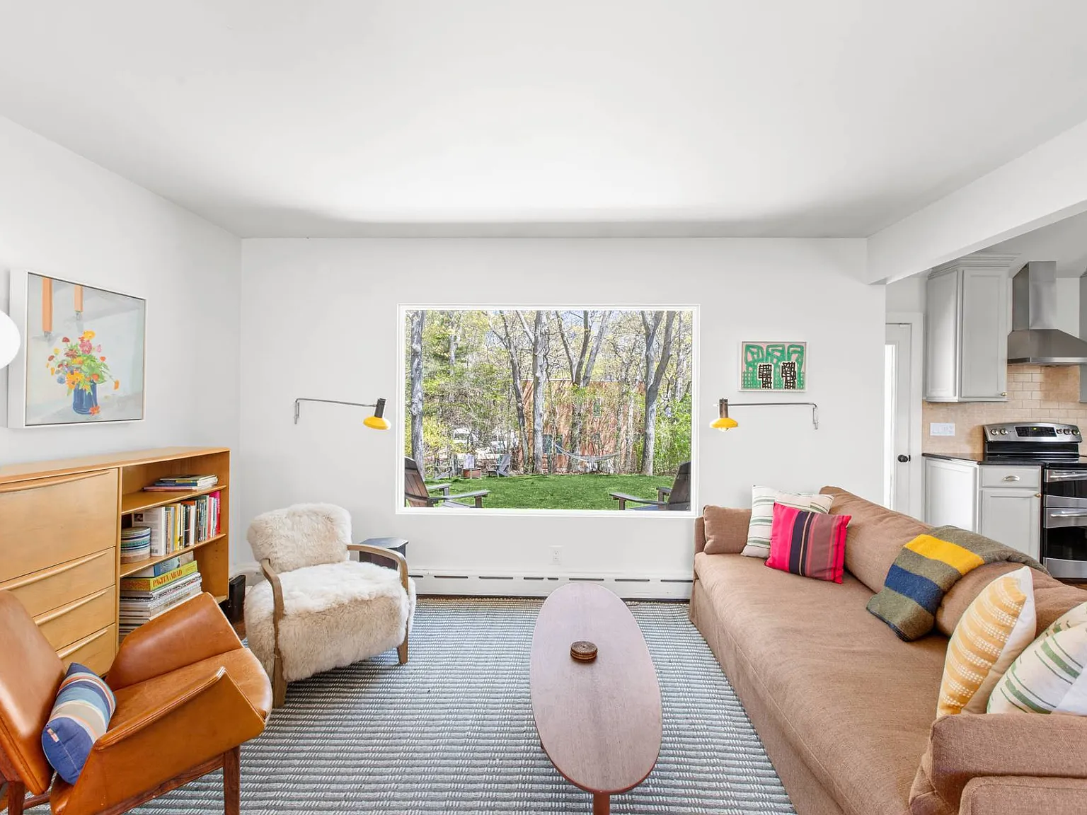 Mid Century Modern Cottage — Photo 3