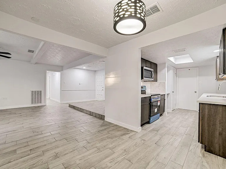 3918 Cypressdale Dr — Photo 17