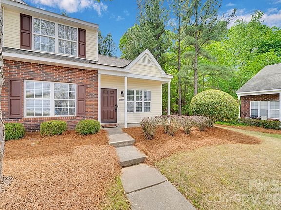 3rd image of 17039 Greenlawn Hills Ct