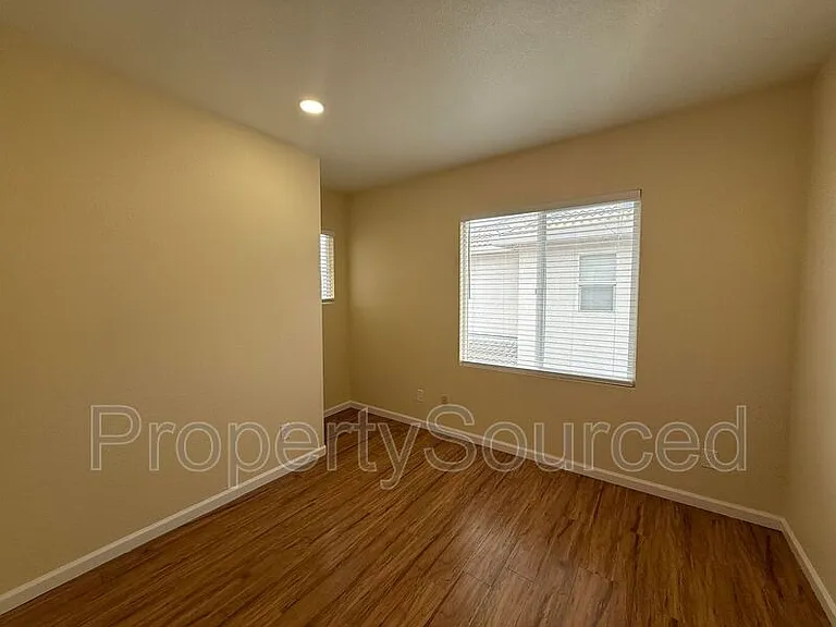 1830 Persimmon Way — Photo 33