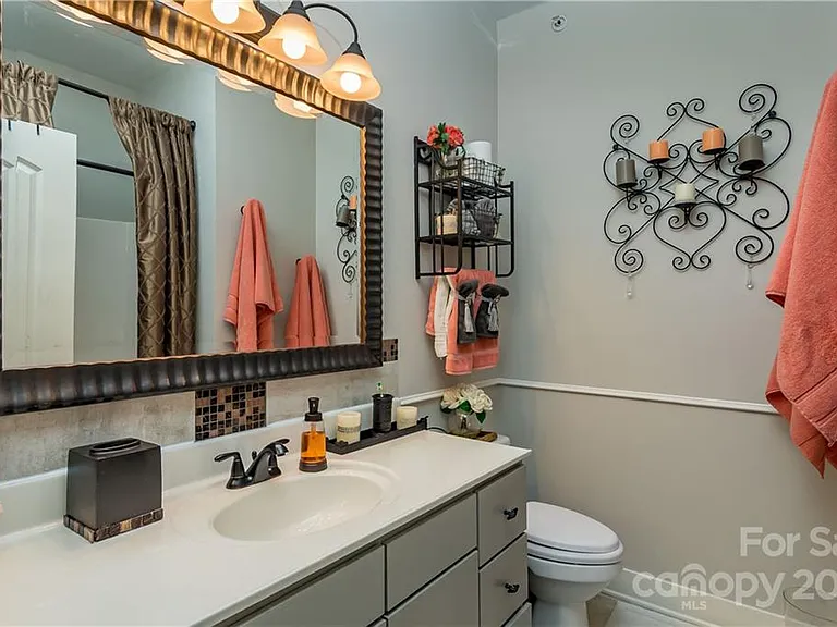 744 Seigle Point Dr — Photo 14