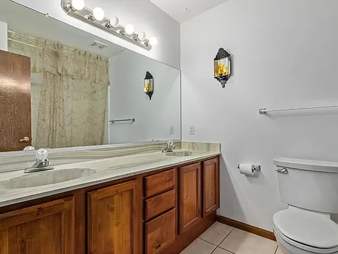 527 N 161st Ave — Photo 13