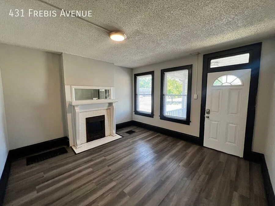 2 Bedroom Townhouse Merion Village — Photo 3
