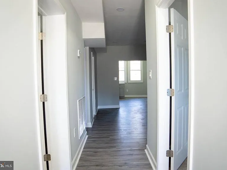 1009 Main St #2 — Photo 2