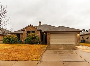 951 Winepress Rd, Burleson, TX 76028