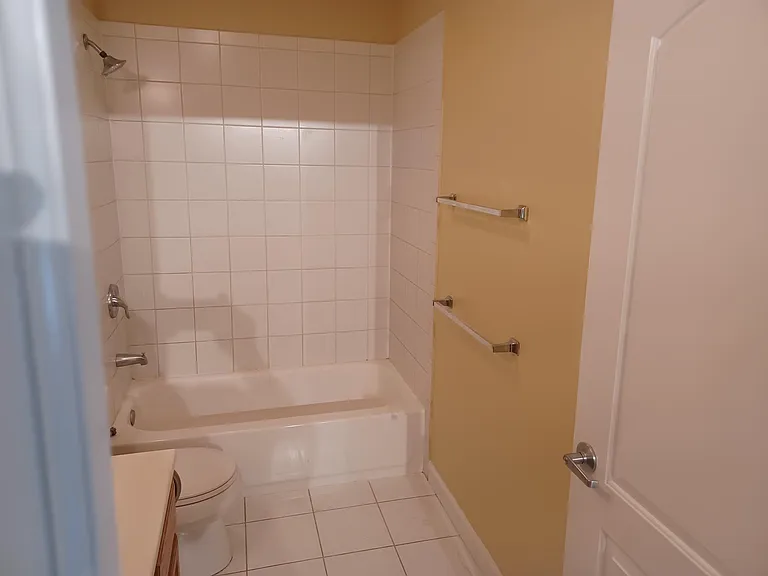 3439 Ridgeland Ave #201 — Photo 6