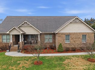 1221 Brighton Dr, Alcoa, TN 37701