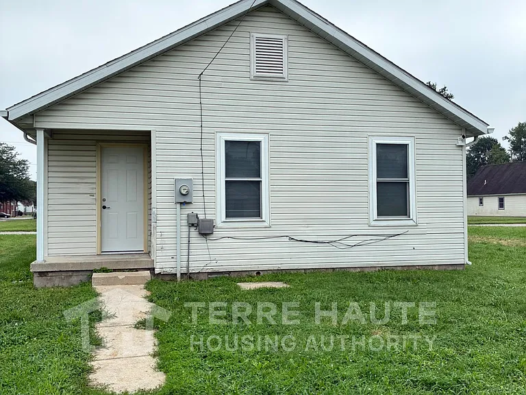 505 S 13th 1/2 St — Photo 15