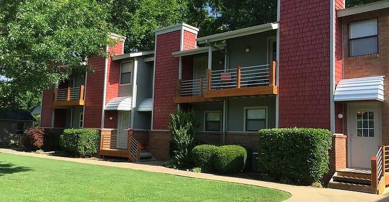 605 W Benton St #C — Photo 2