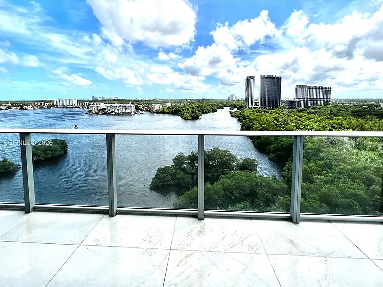 17111 Biscayne Blvd #1102 — Photo 22