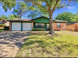 706 S Hyde Park Ave, Denison, TX 75020