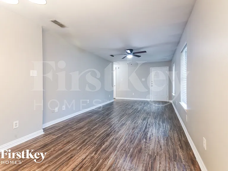 1607 Coleman St — Photo 4