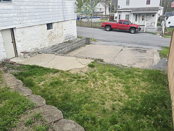 3rd image of 1411 N 5th Ave