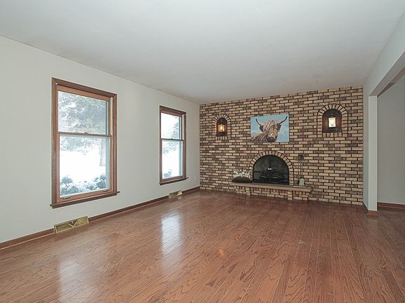 3rd image of 39W197 Saindon Dr