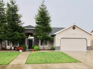 1750 Holt Ave, Sanger, CA 93657