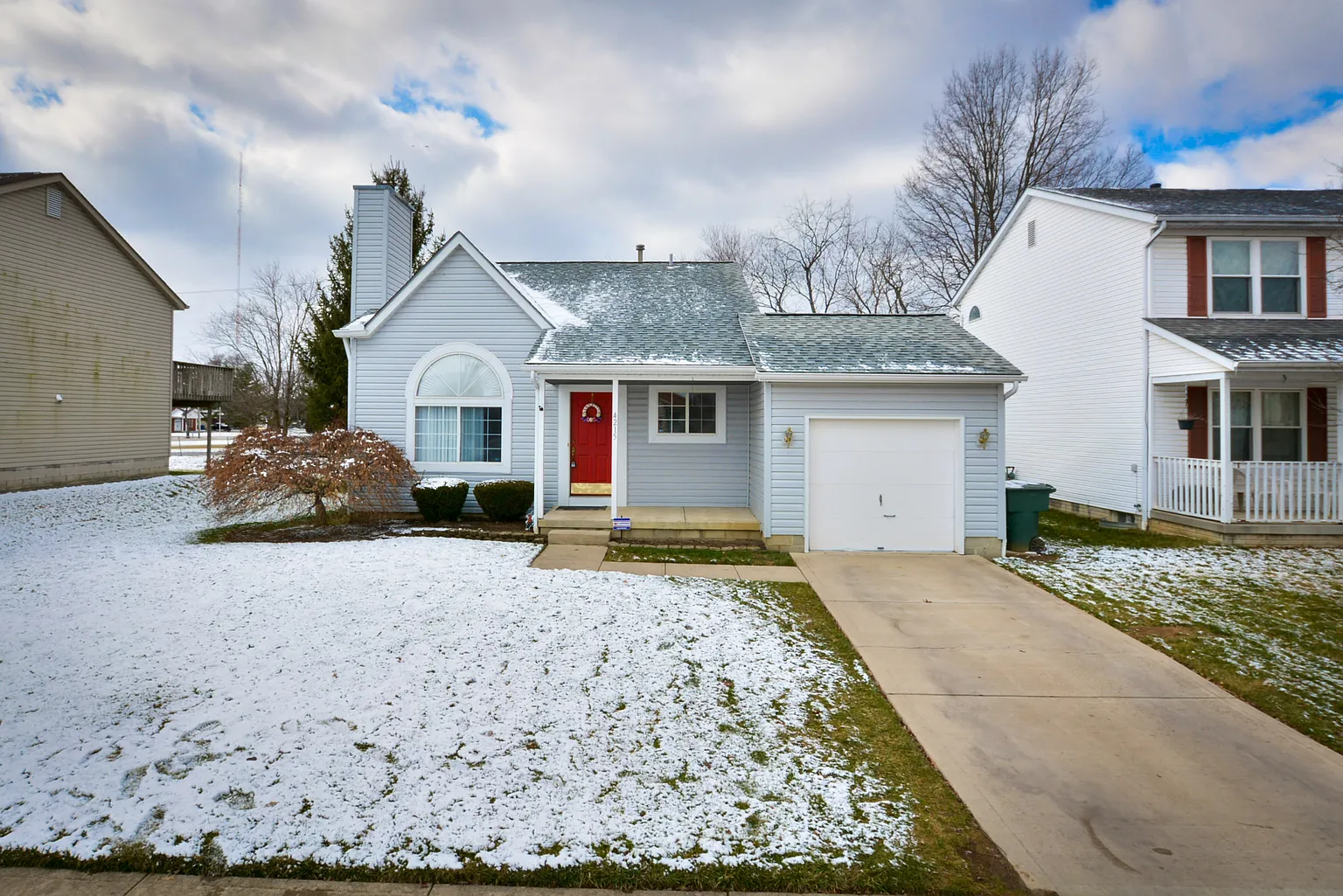 4215 Crosspointe Dr photo 1