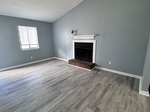 5th image of 216 Cedar Ridge Ln