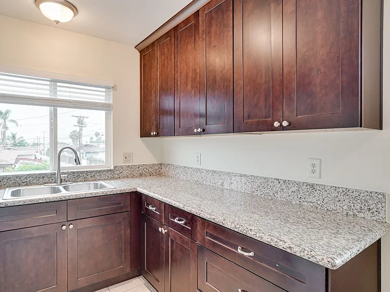 3846 Van Dyke Ave — Photo 22