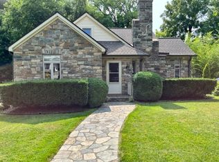 8009 Glenbrook Rd, Bethesda, MD 20814