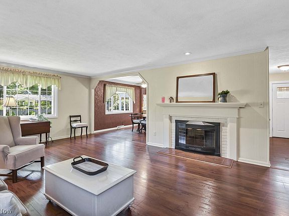 5th image of 431 Powell Dr