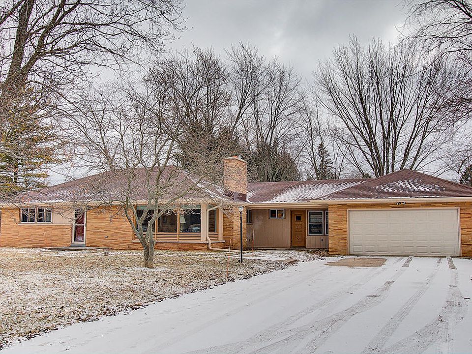 1st image of 1501 W Larkspur Ln