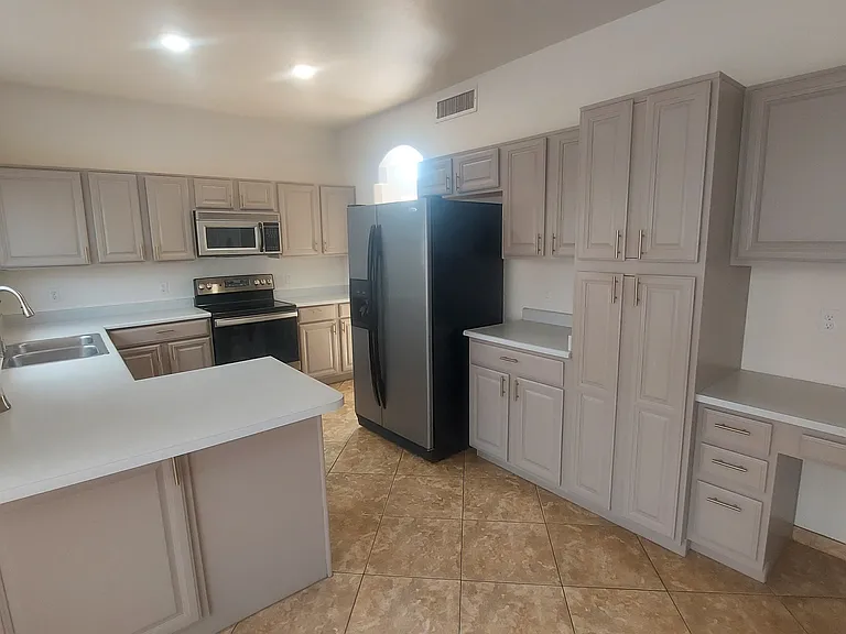 6102 W Fallen Leaf Ln — Photo 7